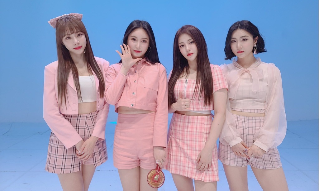 Cuộc sống nghèo túng của những ca sĩ vô danh Hàn Quốc